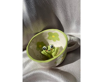 Handmade Ceramic Frog Mug – Cute Coffee Cup, Whimsical Design