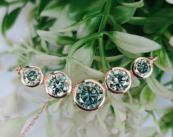 Round Cut blue green Moissanite Necklace: 925 Sterling Silver Blue-Green Gemstone
