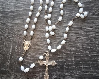 Rosario cristiano blanco con cuentas, crucifijo de plata esterlina, centro de mesa del Sagrado Corazón