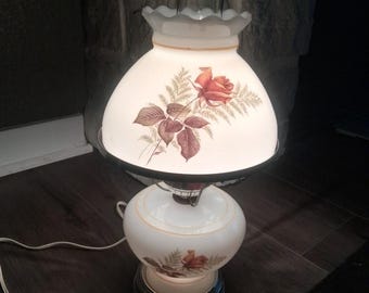 Lámpara de salón eléctrica vintage tipo huracán, de cristal opalino, 43 cm (17"), diseño floral, 3 vías.