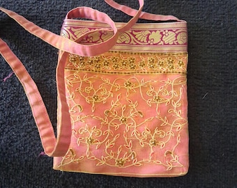 Bolso vintage bordado con flores