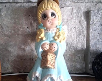 Ángel de cerámica vintage sosteniendo una linterna de 23 cm (9 pulgadas), pintado a mano.