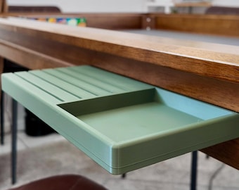 Portatarjetas para mesa de juego Brimhart con bandeja de almacenamiento: Organizador de mesa personalizado