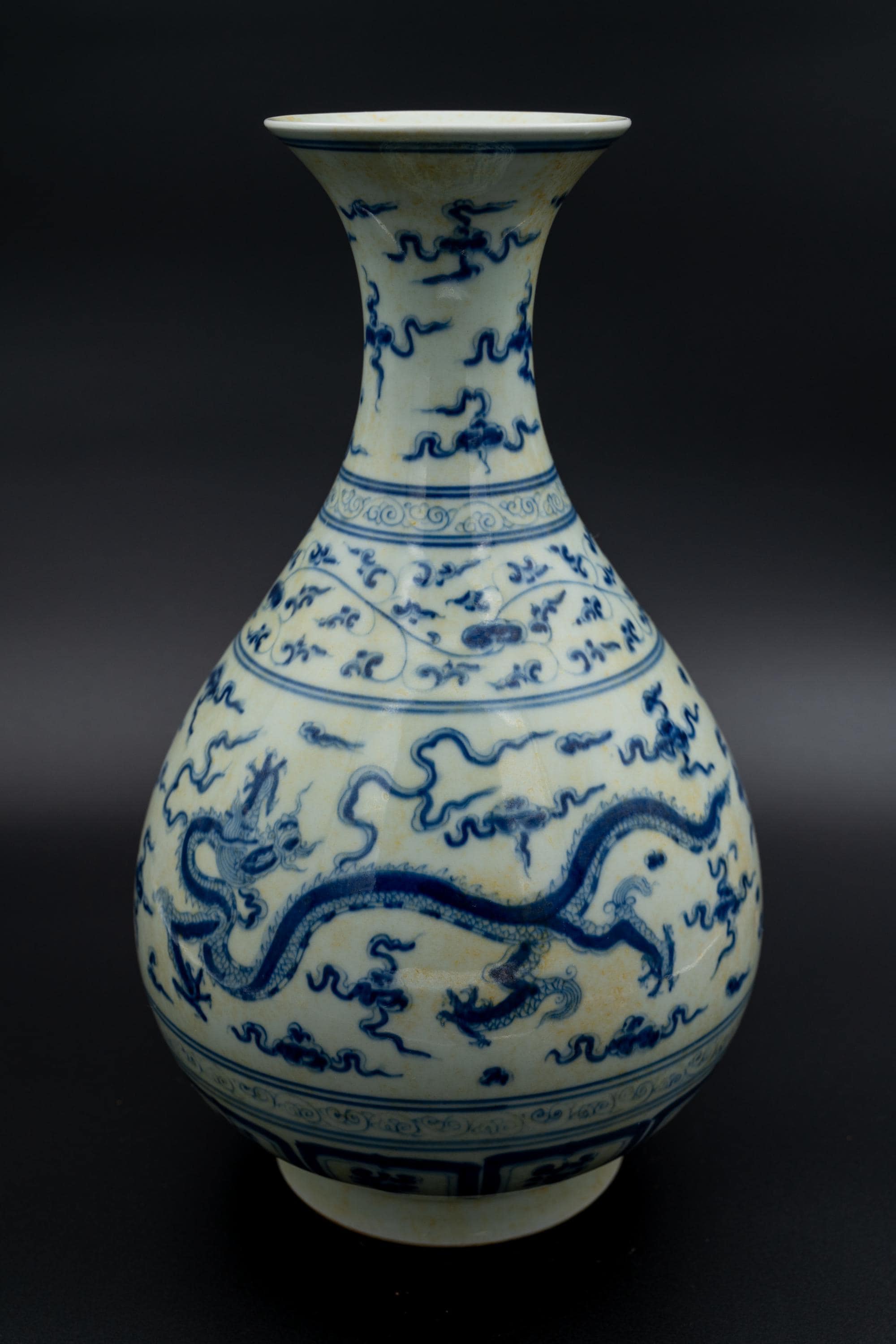 青白磁のドラゴン模様の陶器壺 White dragon pottery - Etsy 日本