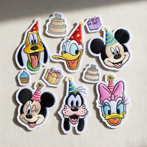 Toppa ricamata Disney Topolino e Amici per compleanno, toppa termoadesiva di Topolino, toppa di Disneyland, regalo per viaggio a Disney per bambini, toppa per giacca e zaino