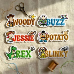 Broderade namnlappar med Toy Story-motiv, Disney Woody Buzz-stryklapp, Disneyland-lapp, present till barn