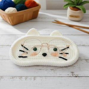 Crochet Cat Glasses Holder Pattern – Cute Amigurumi Eyeglass Stand PDF Tutorial, DIY Animal Desk Decor Gift Idea