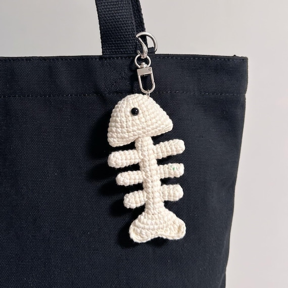 Fish Bone Keychain Crochet PDF Pattern - Fish Skeleton Amigurumi Pattern, Halloween Fish Bone Keychain, Spooky Crochet Halloween Decoration