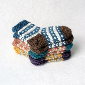 KNITTING PATTERN /Wee Piggy Baby Socks / knit sock pattern / baby sock pattern / striped sock pattern Sizes 0-36 mos