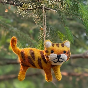 Needle Felted Safari Animal Ornament – Fair Trade Christmas Decor – Biodegradable Hanging Decoration