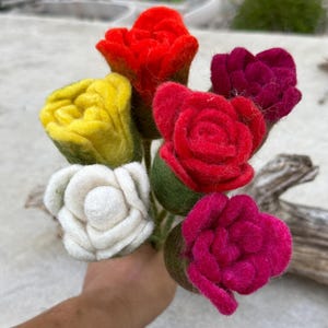Needle Felted Wool Flower Bouquet – Handmade Rose-Style Felt Flowers | Eco-Friendly Gift | Home or Wedding Decor