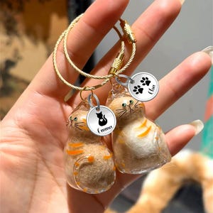 Custom Cat Fur Keepsake Keychain, Personalized Memorial Capsule with Your Cat’s Hair, Pet Loss Gift for Cat Lovers