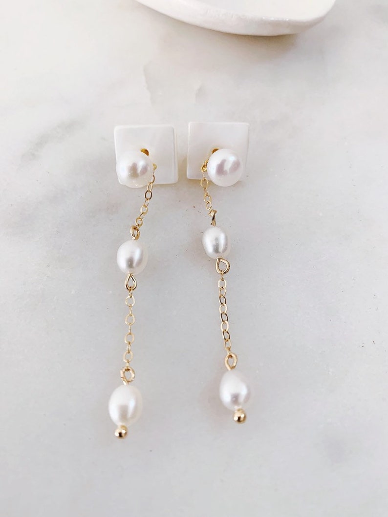 Pearl Drop Earrings // freshwater pearls and 14k gold filled | Etsy