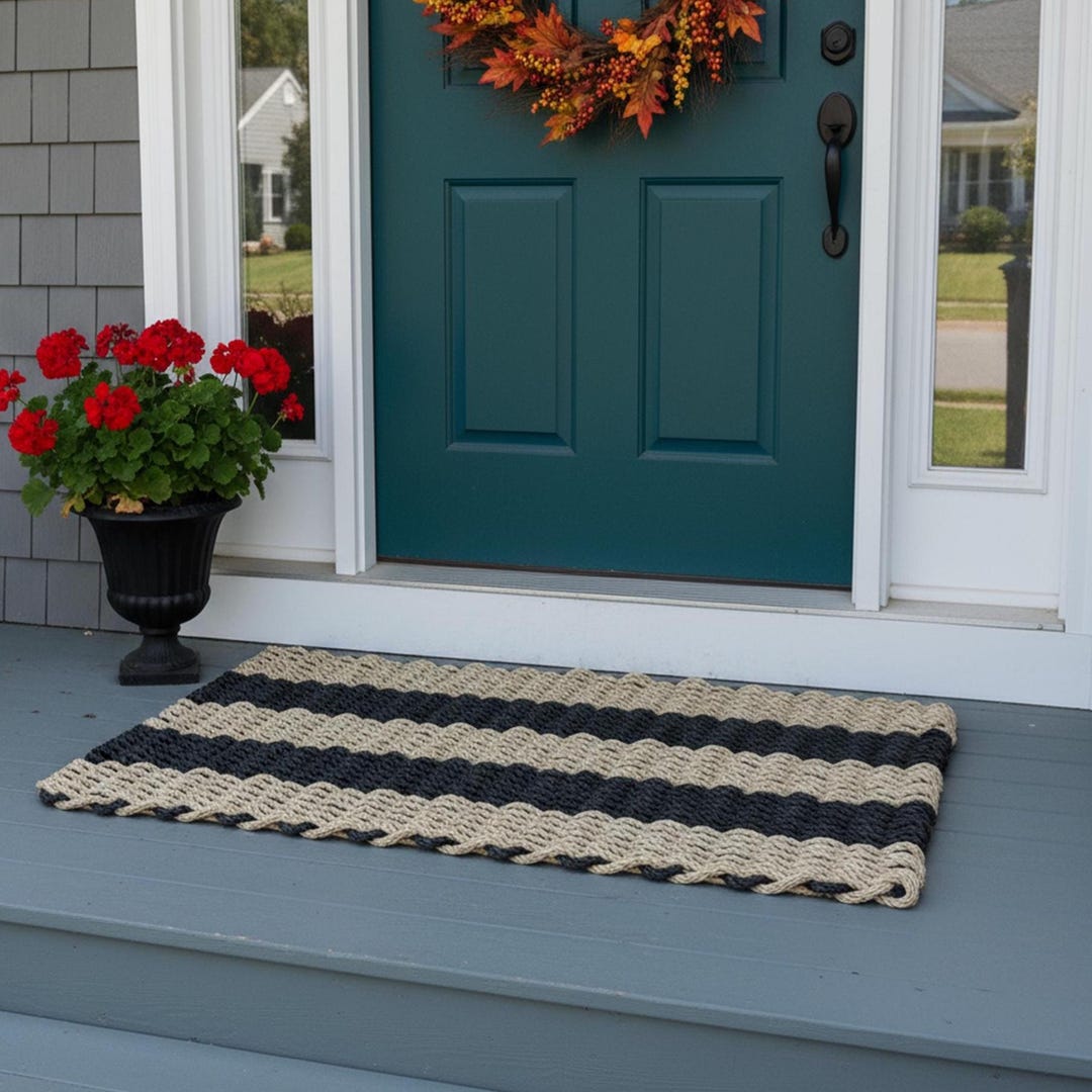Handwoven Tan & Black Lobster Rope Farmhouse Doormat | Rustic