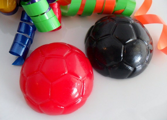 10 Soccer Soap Favors, Soccer Birthday Party Favors, Party Favors, Soccer Party Favors, Sports Birthday, Soccer Ball, Baby Shower Favors Il_570xn