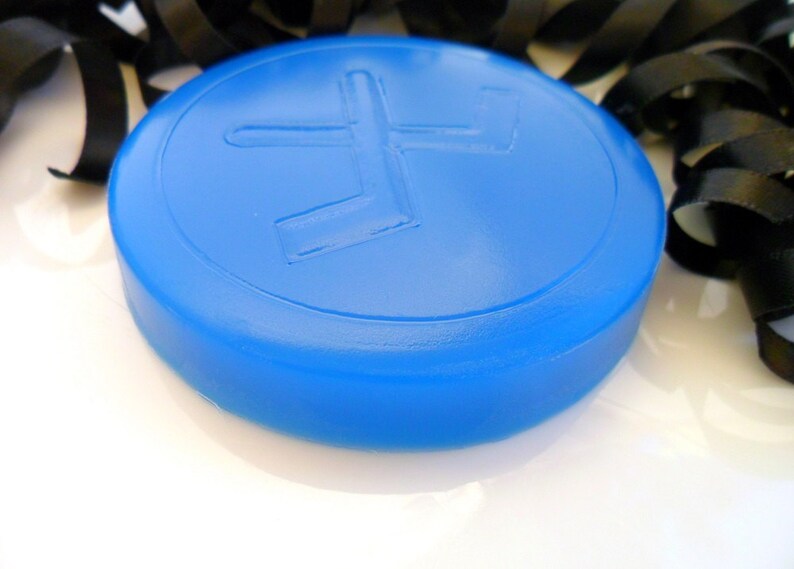 Set of 10 Hockey Puck Soap Favors Hockey Gender Reveal Ice Hockey Birthday Party Favors Hockey Baby Shower Favors Boys Birthday