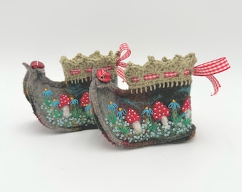 Elf Shoes, Embroidered Wool Felt Fairy Booties, Woodland Mushroom Design, newborn to 6 month, baby, doll