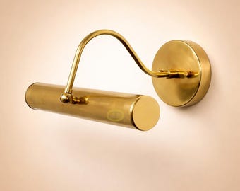 Mid-Century Modern Italian Picture Light The Art Display Adjustable Handmade Brass Wall Sconce For Display and Decor