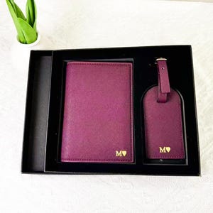 Personalized Leather Passport Holder,Passport Cover,Wedding Best man Bridesmaid Groomsman Gift Wedding Travel Gift,Couples Gift,Gift for Dad