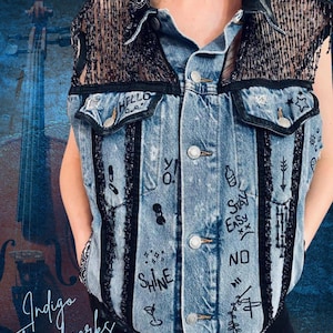 Upcycled Jeansweste - OOAK Weste - Erhöhte Street Style Weste - Überarbeitete Jeansjacke - Vintage Jeansjacke -Statement Jeansweste