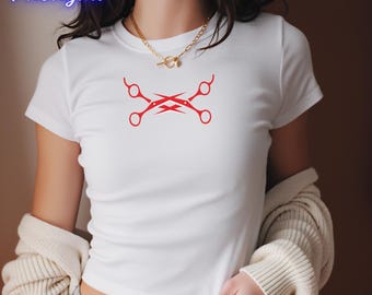 Y2K Sapphic Scissors Baby Tee, subtiele Lesbian Pride Graphic Crop Top, LGBTQ Pride Aesthetic Tee, cadeau voor aardbeienliefhebber, cadeau voor lesbienne