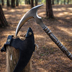 Handgefertigtes gebogenes Beil – Klinge aus Blattfederstahl – 28 cm Handgemachte Axt – Traditionelles Kunsthandwerk aus dem Himalaya