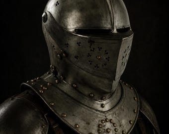 Mittelalterlicher Ritterhelm - Handgefertigter Kreuzritter Rüstungshelm aus Stahl für LARP, Cosplay, Reenactment