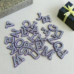 Parches de letras termoadhesivos, calcomanías de letras para ropa, parches de inicial de perla, parche personalizado de estampado en caliente con letra de perla