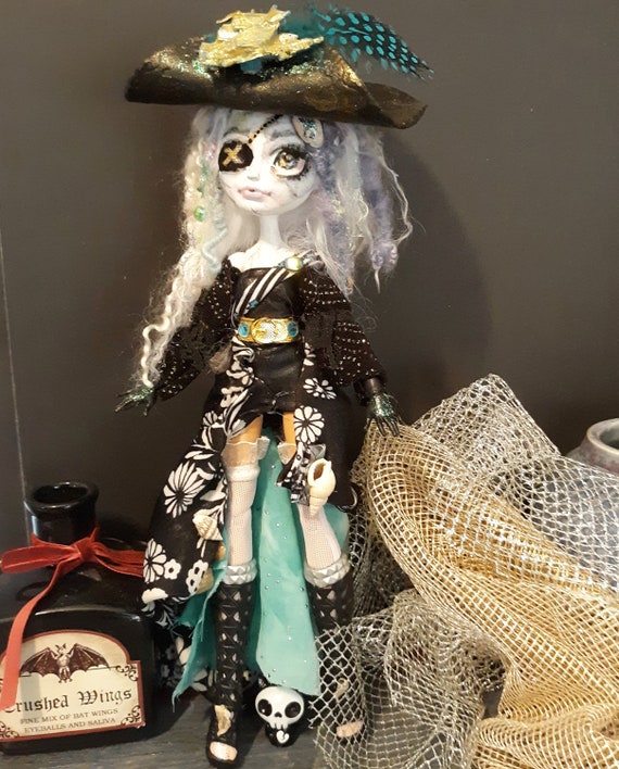 OOAK Monster High Zombie Pirate Poupée Ever After High Pirate Poupée Annie  Kidd - Etsy France