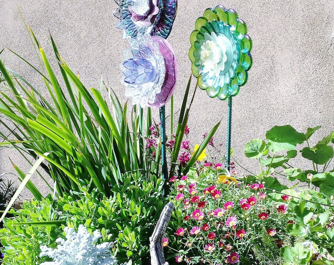 Carnival Glass Egg Plate Yard Art Flower Garden Decor Garden Etsy