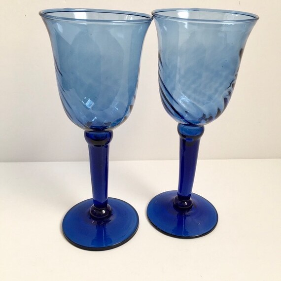 Dining  Set Of 4 Vtg Tulip Shaped Wine Glasses With An Optic