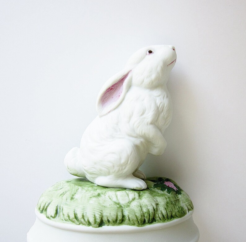peter rabbit wind up musical toy