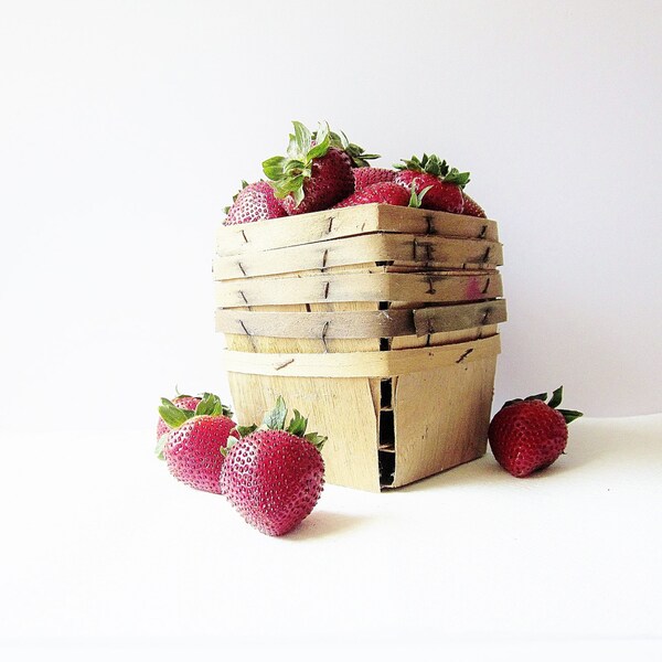 Summer Berry Baskets - Rustic Old Split Wood - Vintage Garden Produce Boxes - Pint Sized Farm Vegetable Containers - Urban Farmhouse Decor