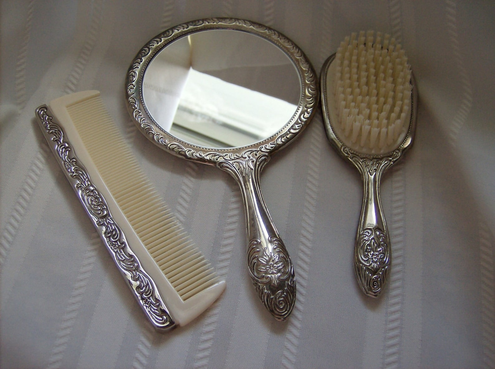 Vanity Dresser Set Silverplate Mirror Brush And Comb Vintage Etsy