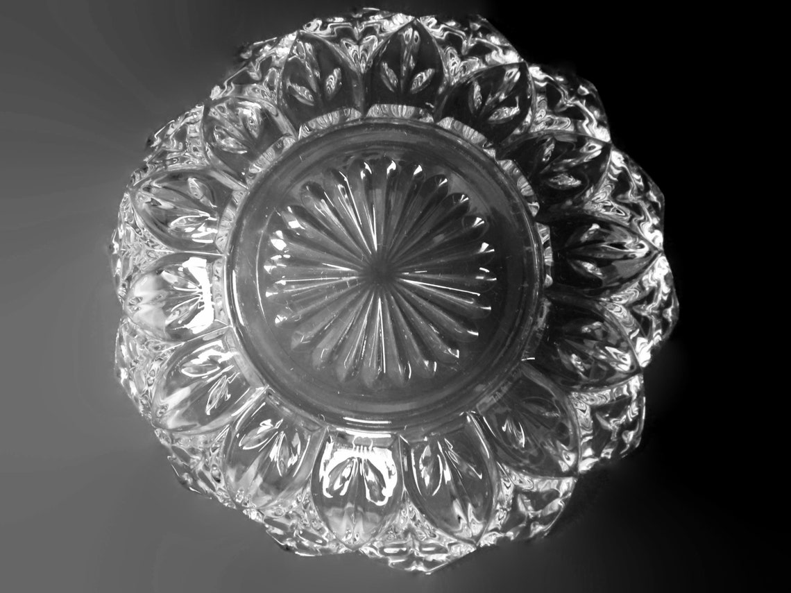 Flower Shaped Bowl Petal Edge Clear Glass Serving Bowl Vintage Etsy