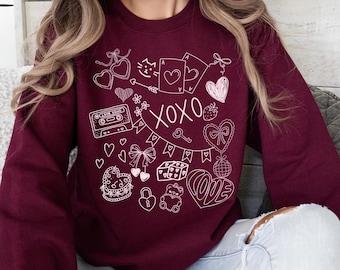 Sudadera con collage de garabatos de San Valentín, camiseta "Feliz día de San Valentín", sudadera "Amor", regalo de San Valentín para mujer, suéter "Mamá San Valentín", camiseta "Xoxo"