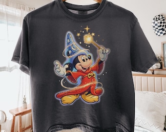 Camiseta Comfort Colors Fantasia Sorcerer Mickey Boxy, Camiseta Walt Disney Fantasia Mickey, Camiseta Fantasia Mickey, Viaje a Disneyland, Camiseta Fantasmic