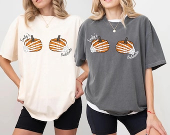 Camisetas personalizadas para despedida de soltera de Halloween, divertida camiseta de fiesta nupcial con esqueleto de calabaza, boda gótica de novia espeluznante personalizada, equipo de novia Boo