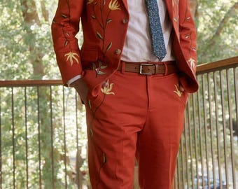 Men&#39;s Customized Rust Orange 2Pc Floral Embroidered Country Western Groom Wedding Outfits Party Attire Groom&#39;s Western Suit Cocktail Attire
