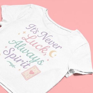 Boho Spirit レディース クロップトップ、フェスティバル向けTシャツ、タロットカードシャツ、サマーウェア、マジカルウェア、音楽フェスティバルウェア