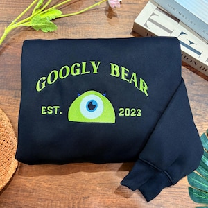 Bluza z kapturem z haftowanym misiem Googly – słodka bluza z kreskówkową grafiką, prezent inspirowany potworem dla fanów, przyjaciół, par – EH302