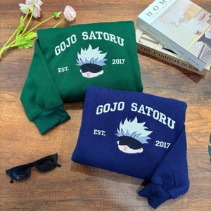 Blindfolded Anime Embroidered Sweatshirt – White Hair Manga Character Crewneck, Unisex Japanese Aesthetic Pullover Gift ESH360