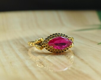Bague Ancienne Marquise Plaquée Or - Pierre Couleur Rubis Zircone - Occasion - Vintage