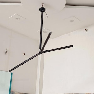 モダンな3アームアロー器具真鍮天井シャンデリアイタリア照明器具ミッドセンチュリースプートニクスティルノボヴィンテージ手作り装飾
