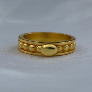 Sterling Silver Plating Sphere Ring with Decorative Flip Element – Minimalist Bump Ring, Infinity Design, Modern Jewelry, Unique Gift