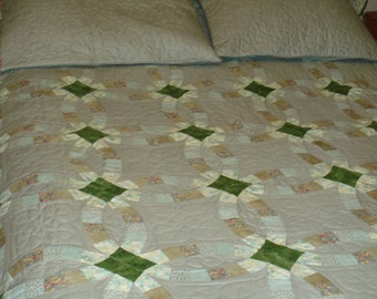 Double Wedding Ring Quilt - LAP/THROW Machine Stitched