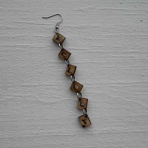 Pendientes colgantes con letras de madera o acrílico personalizables