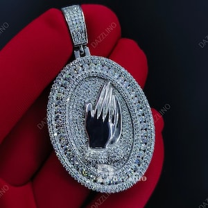 Praying Hands Round VVS1 Moissanite Test Passer Men&#39;s Charm Pendant 925 Sterling Silver, Religious Pendant Charm Medallion.