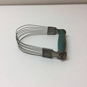 vintage pastry blender, aqua wood handle, 1930&#39;s pie crust blender