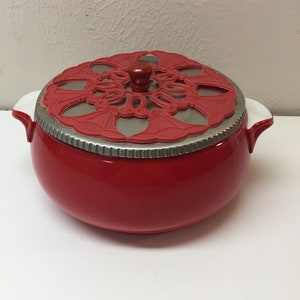 Plato de cazuela vintage de Red Hall con tapa, utensilios de horno de la década de 1960
